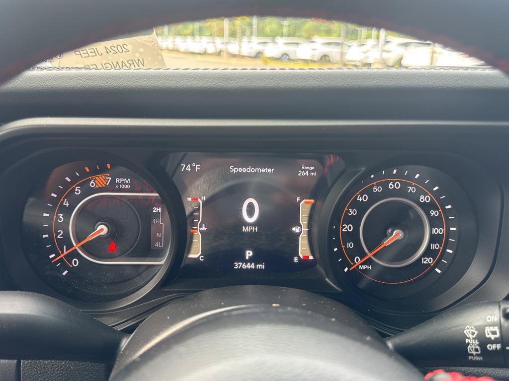 Used 2024 Jeep Wrangler Unlimited Rubicon w/ Safety Group AWD/4WD image 9
