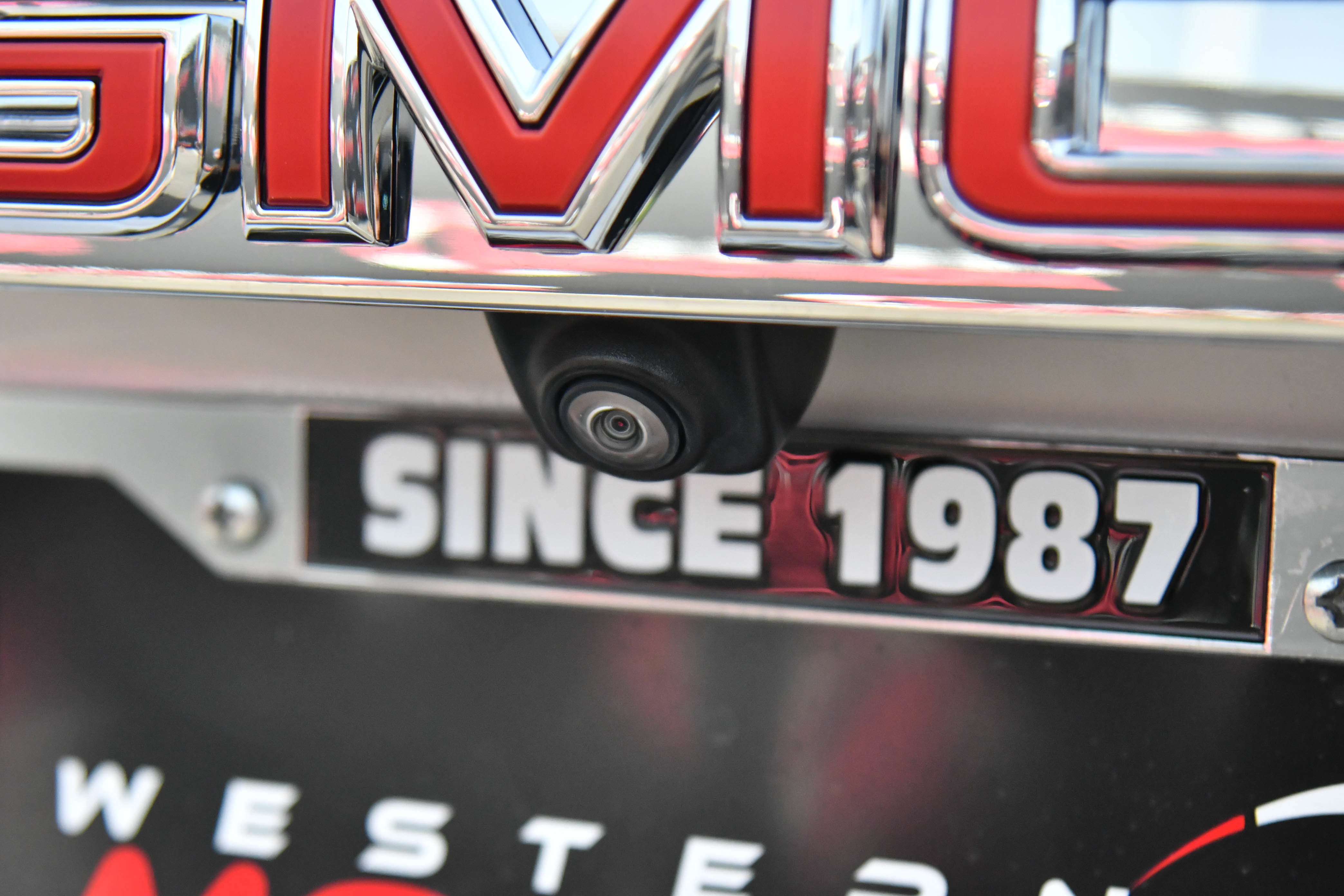 Used 2023 GMC Acadia SLT image 41