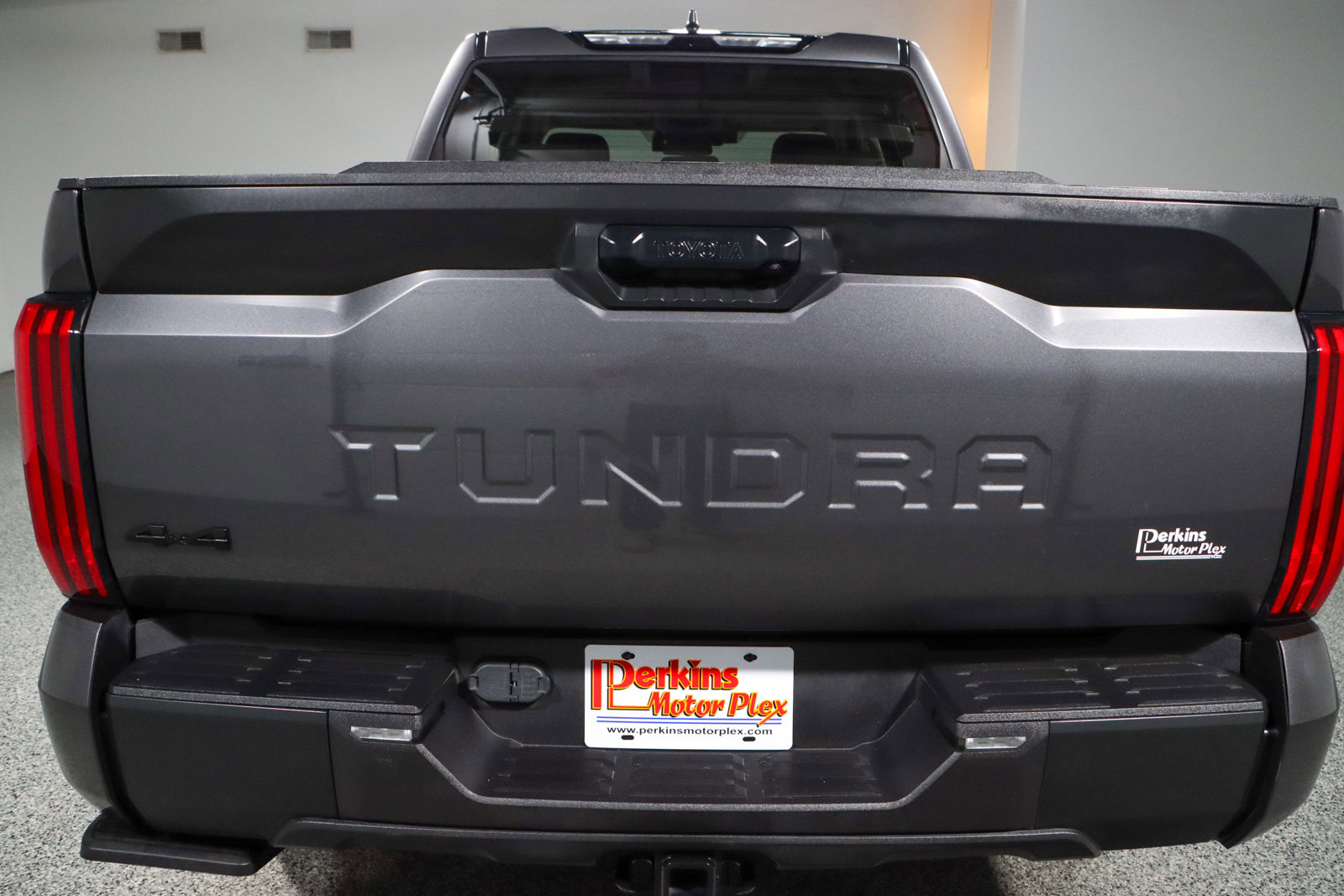 Used 2024 Toyota Tundra SR5 AWD/4WD image 8