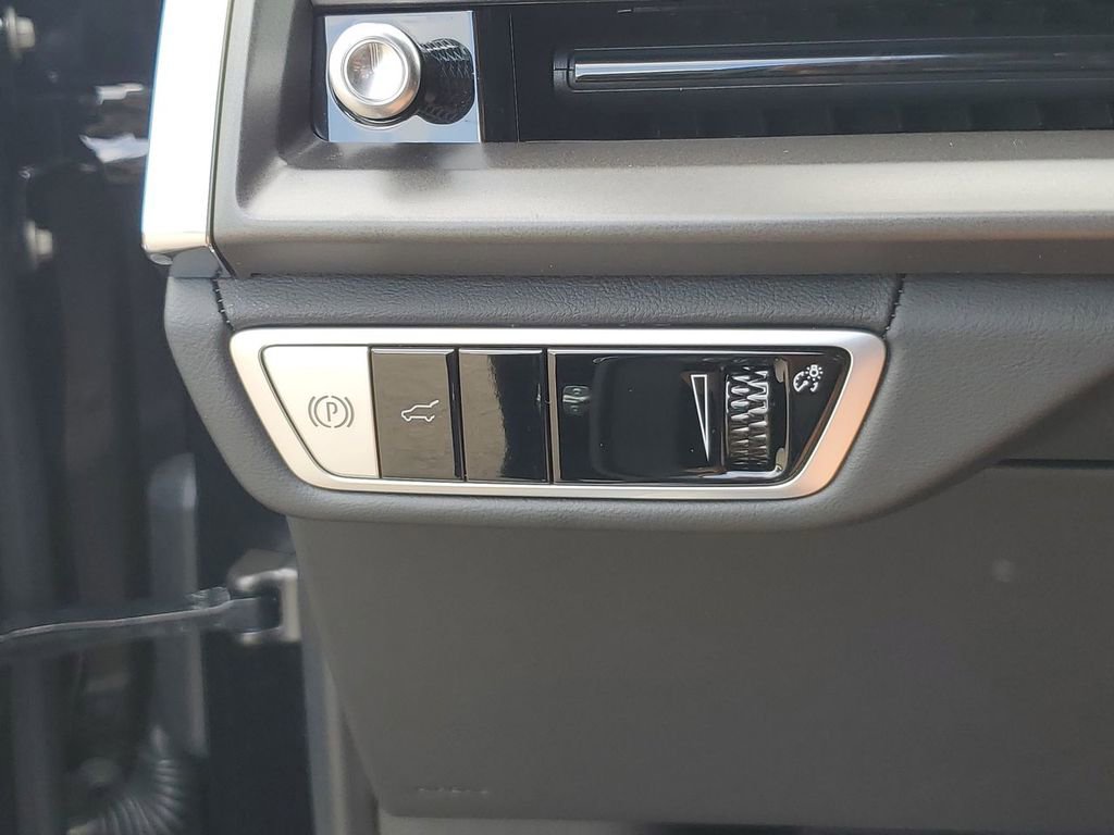 New 2026 Cadillac Vistiq Sport image 17