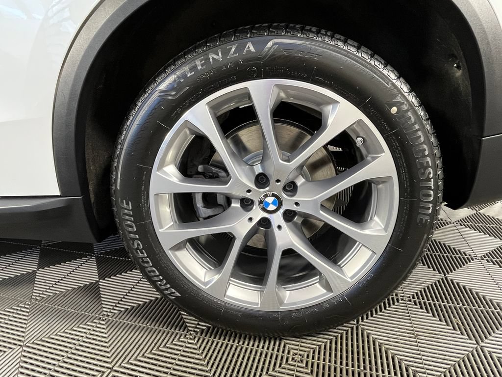 Used 2025 BMW X5 xDrive40i AWD/4WD image 12