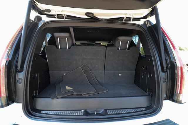 Used 2016 Cadillac Escalade Platinum image 39