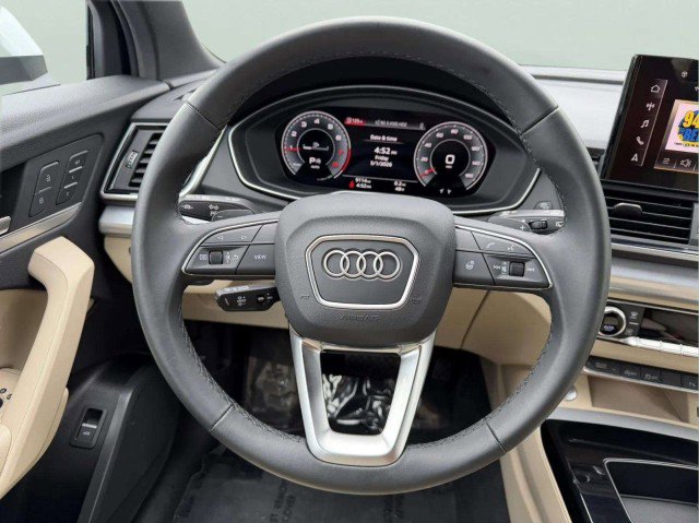 Certified 2025 Audi Q5 2.0T Premium w/ Convenience Plus Package AWD/4WD image 11