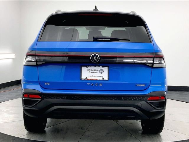 Certified 2025 Volkswagen Taos SE AWD/4WD image 4