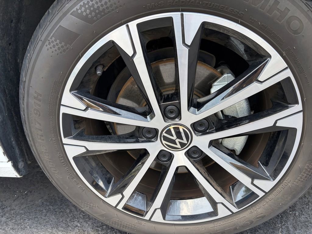 Certified 2024 Volkswagen Jetta Sport FWD image 28