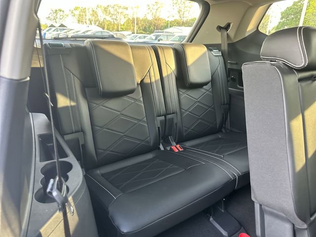 Used 2025 Volkswagen Atlas SE w/ Black Wheel Package image 26