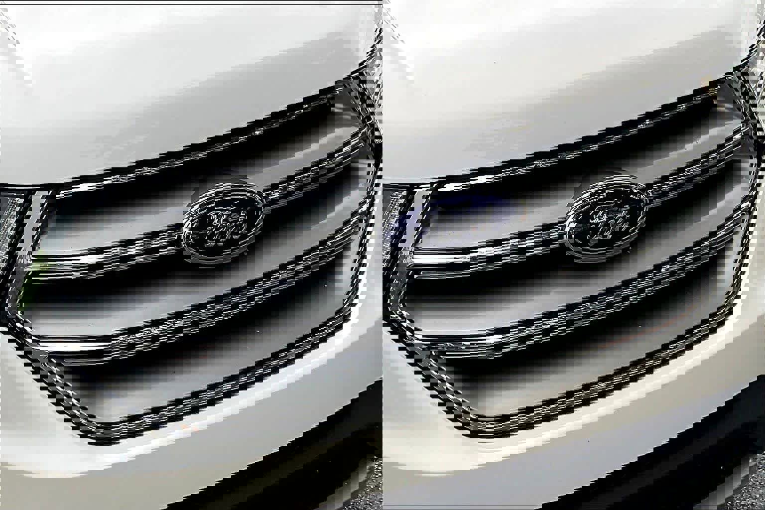 Used 2017 Ford Edge Titanium w/ Equipment Group 301A FWD image 29