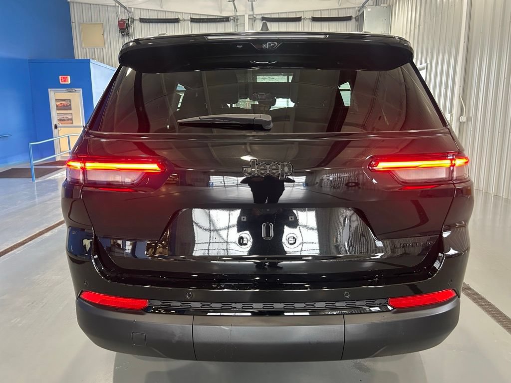 New 2025 Jeep Grand Cherokee L Limited w/ Luxury Tech Group II RWD image 6