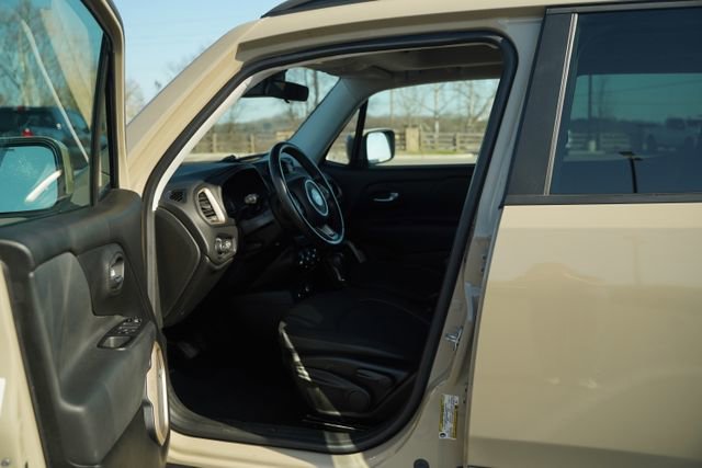 Used 2016 Jeep Renegade 75th Anniversary image 11