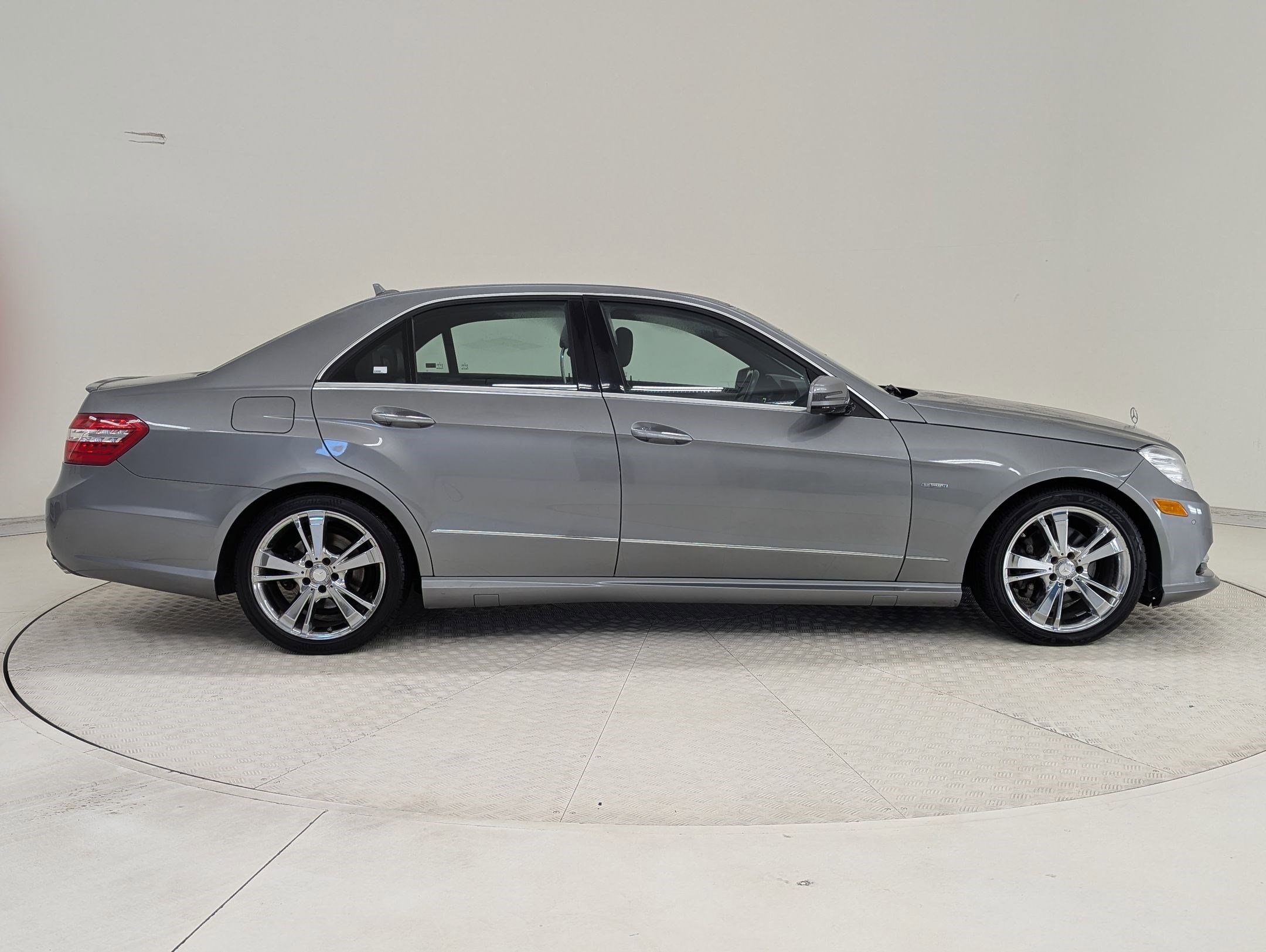 Used 2012 Mercedes-Benz E 350 4MATIC Sedan image 7