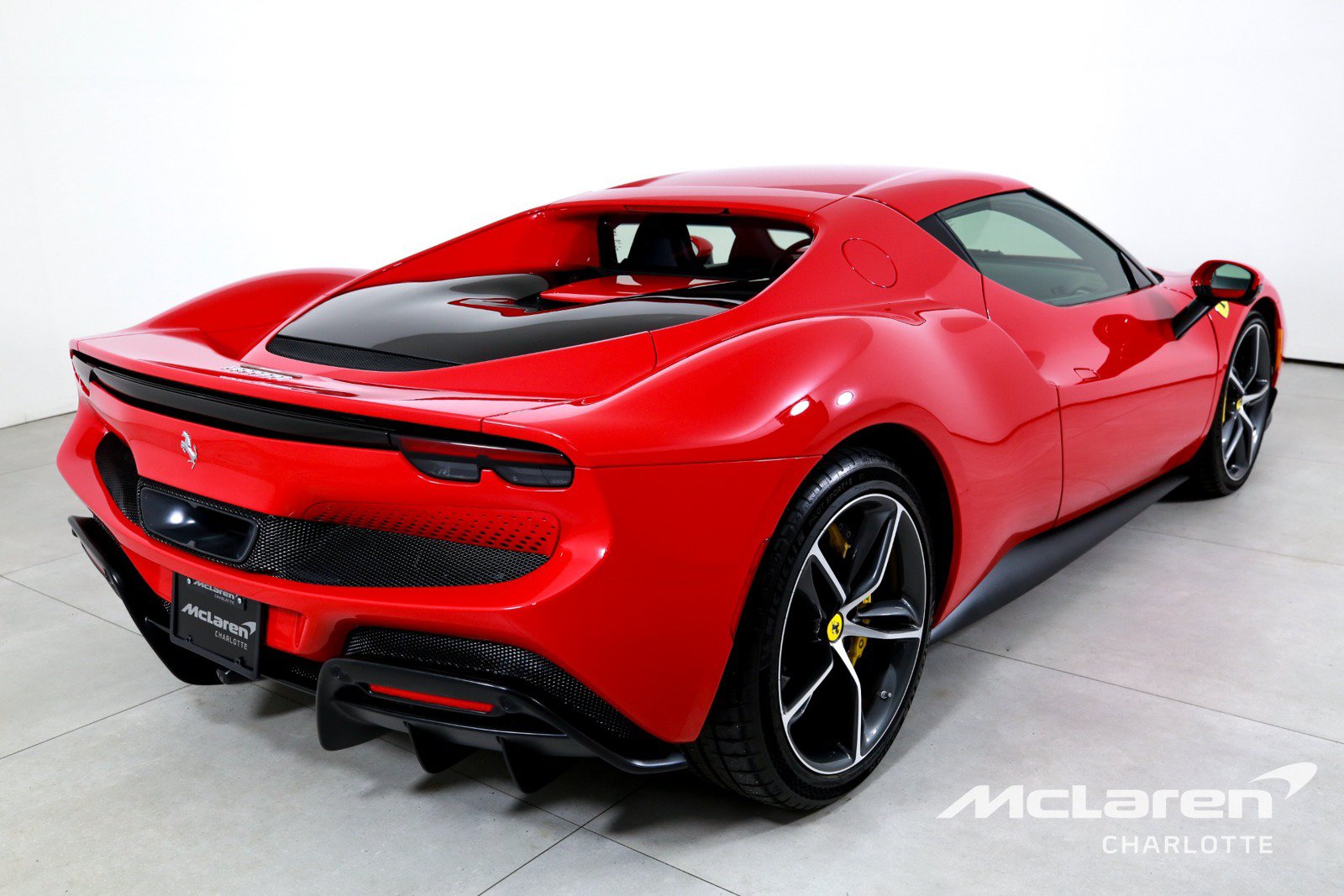 Used 2023 Ferrari 296 GTB RWD image 8