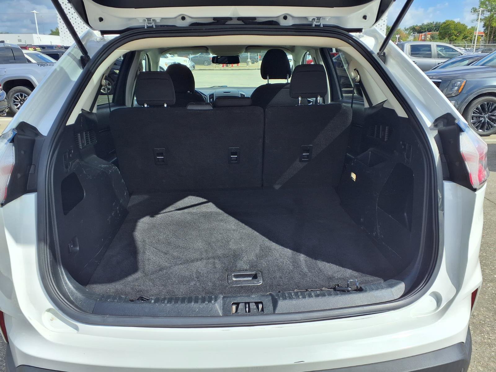 Used 2019 Ford Edge SE w/ SE Fleet Driver's Package FWD image 19