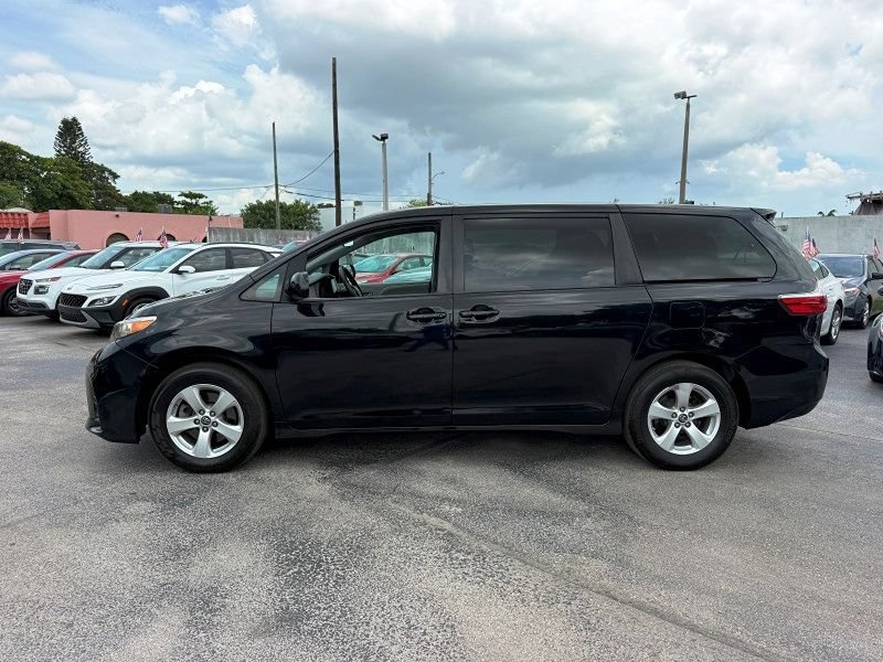 Used 2019 Toyota Sienna L FWD image 8