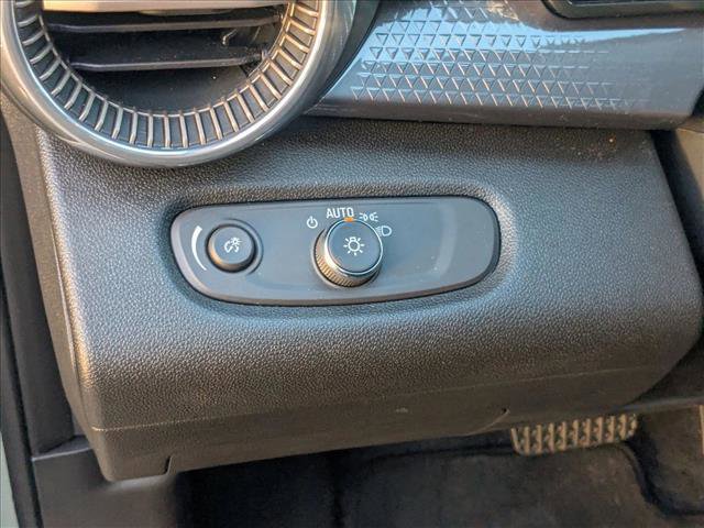 Used 2024 Chevrolet Trax ACTIV w/ Sunroof Package image 11