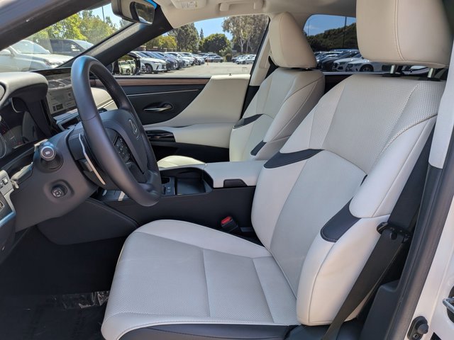 Used 2025 Lexus ES 300h w/ Premium Package FWD image 16