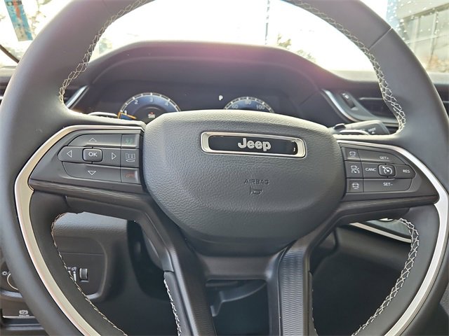 Used 2023 Jeep Grand Cherokee Laredo image 22