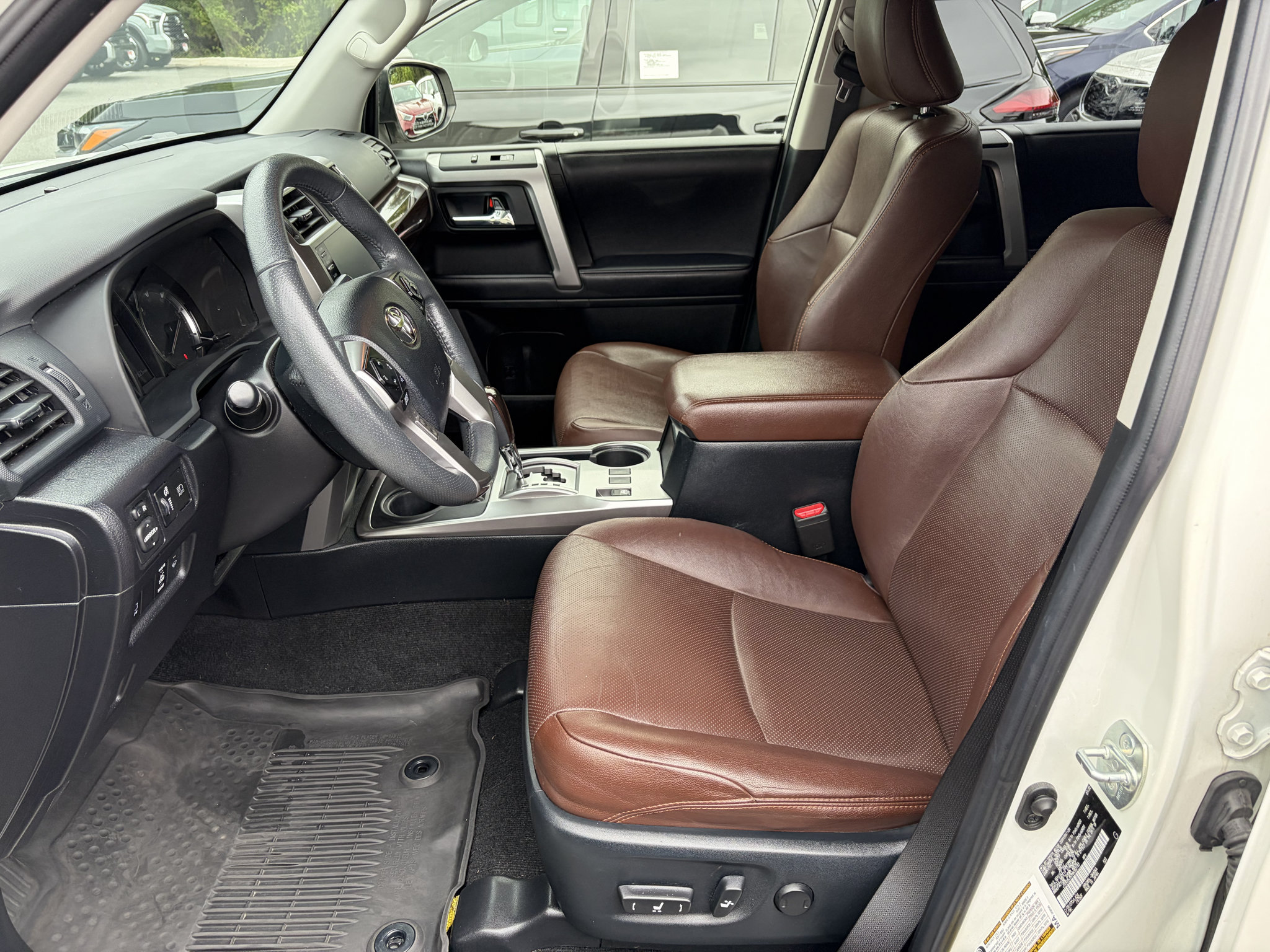 Used 2022 Toyota 4Runner Limited AWD/4WD image 2