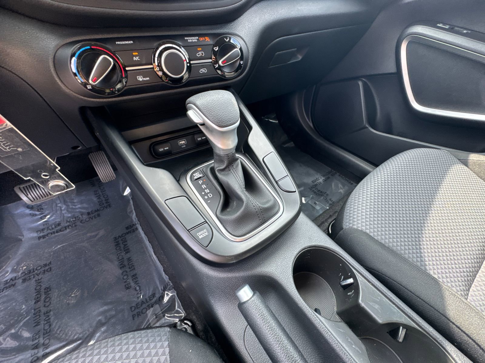 Used 2023 Kia Soul LX image 29