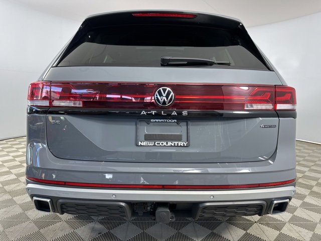 Used 2025 Volkswagen Atlas Peak Edition SE image 6