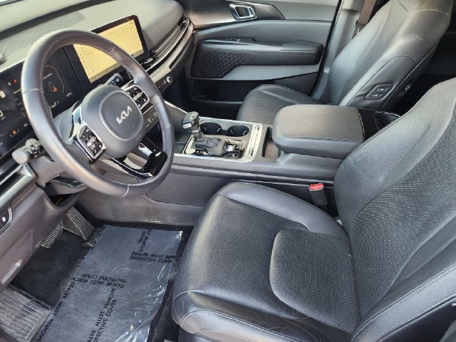 Used 2025 Kia Carnival SX Prestige FWD image 4