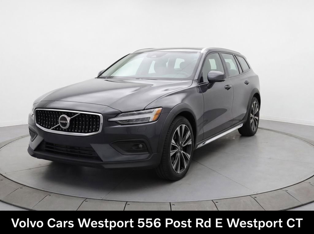 Certified 2023 Volvo V60 B5 Cross Country Ultimate AWD/4WD image 1