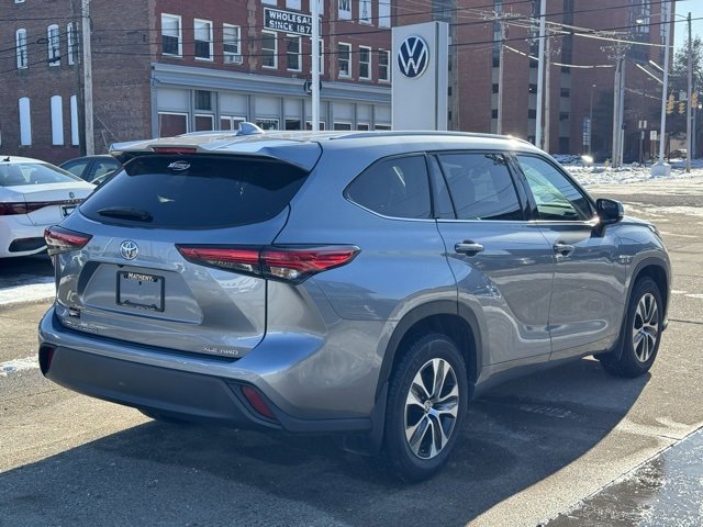 Used 2022 Toyota Highlander XLE image 5