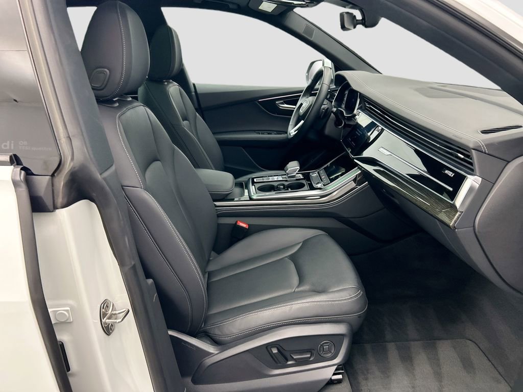 Certified 2025 Audi Q8 Premium Plus w/ Premium Plus Package image 19