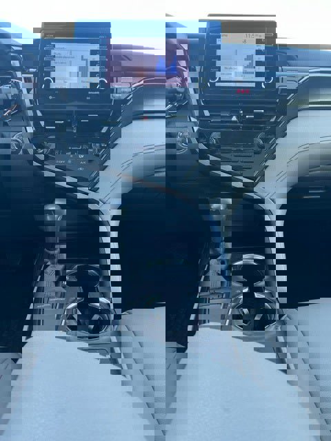 Used 2023 Toyota Camry SE image 10