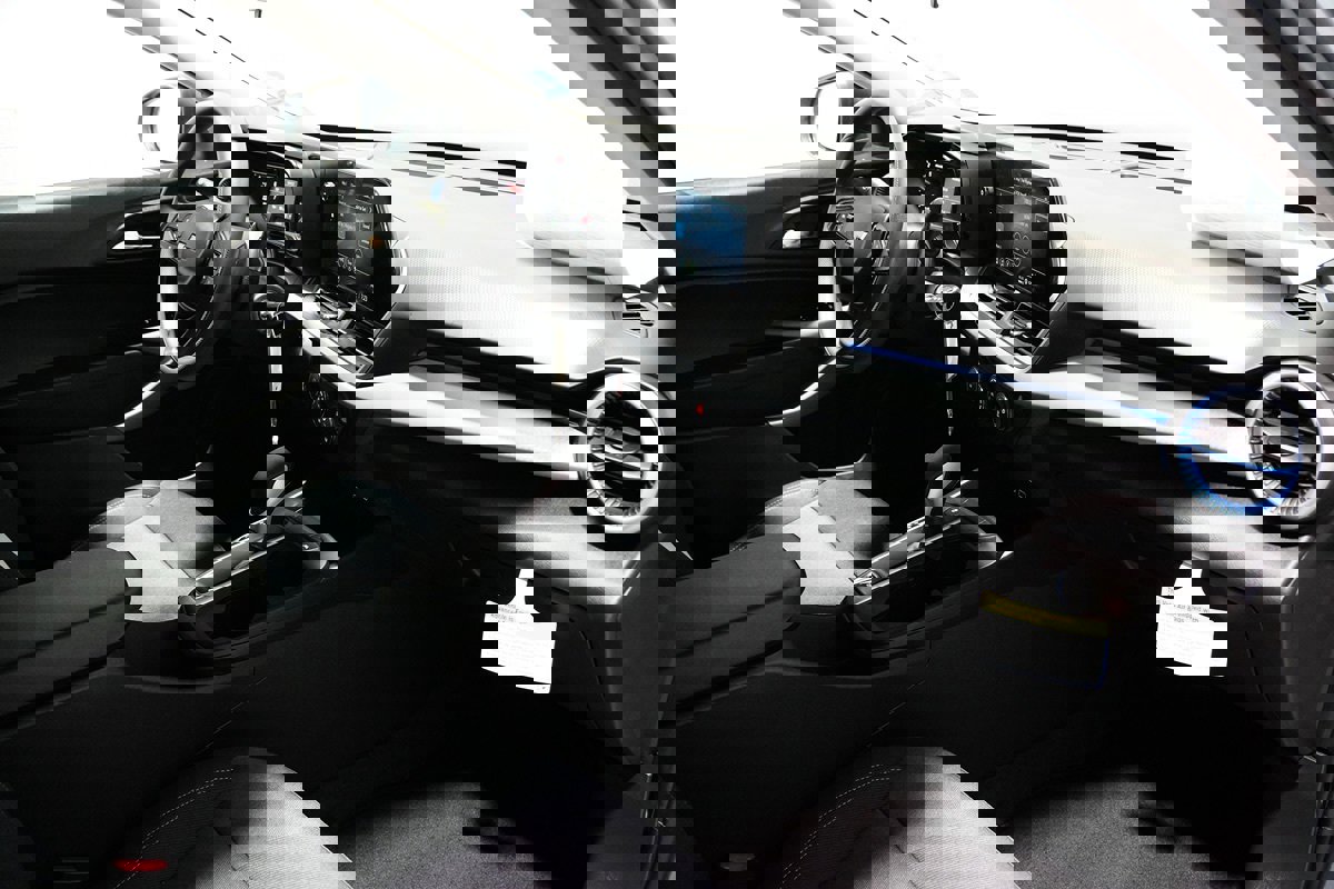 Used 2026 Chevrolet Trax LS w/ Driver Confidence Package image 8