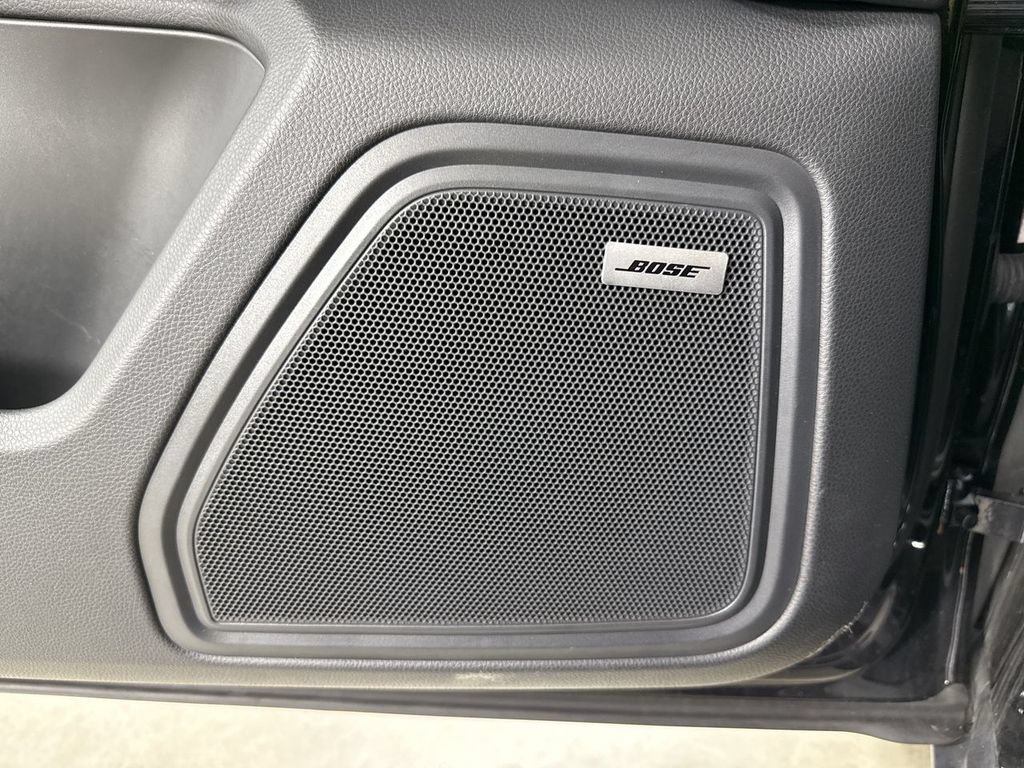 Certified 2022 Porsche Macan S AWD/4WD image 35