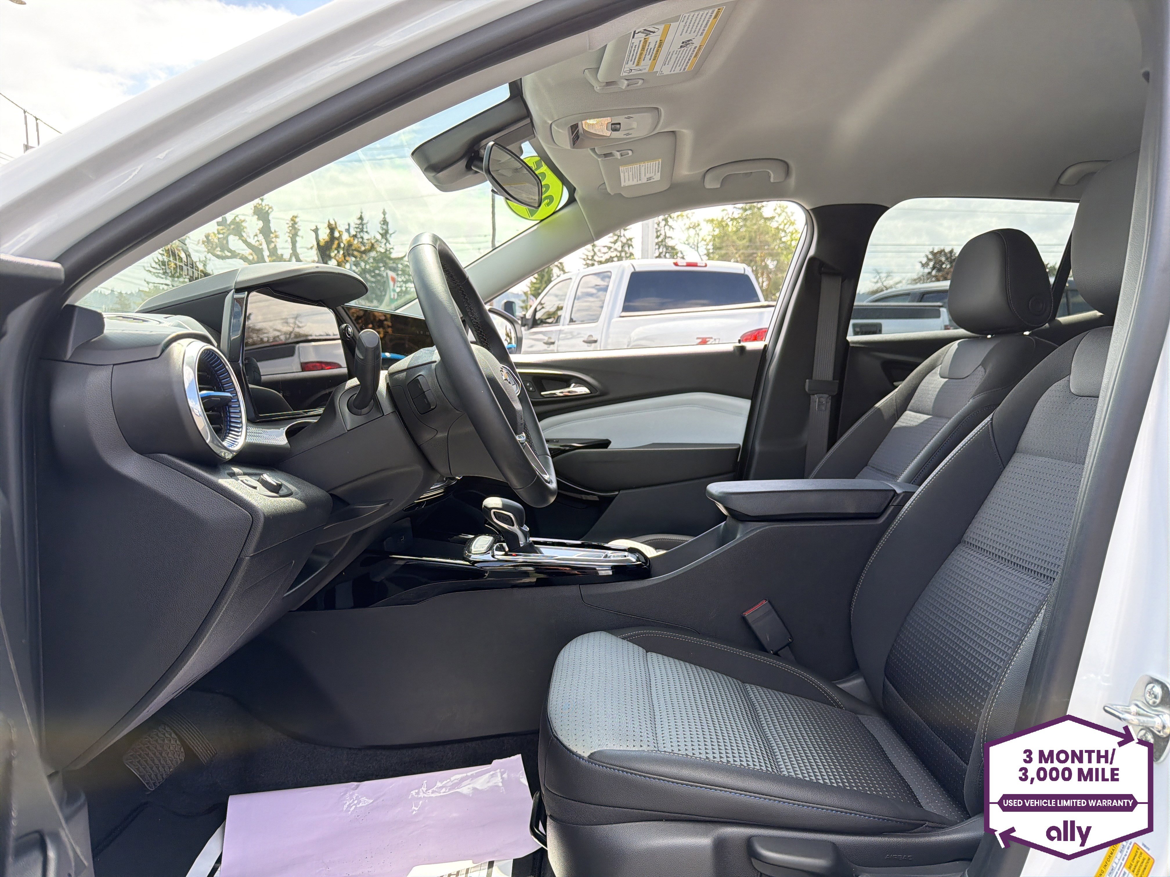 Used 2025 Chevrolet Trax LT w/ Driver Confidence Package FWD image 10