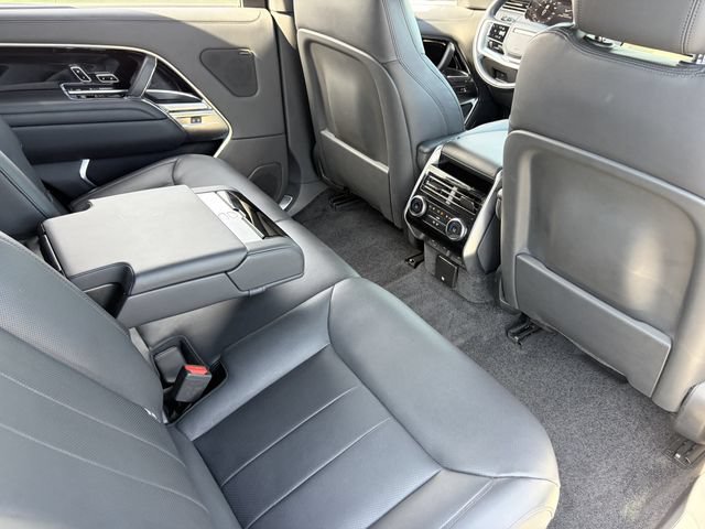 Used 2024 Land Rover Range Rover Long Wheelbase SE AWD/4WD image 22