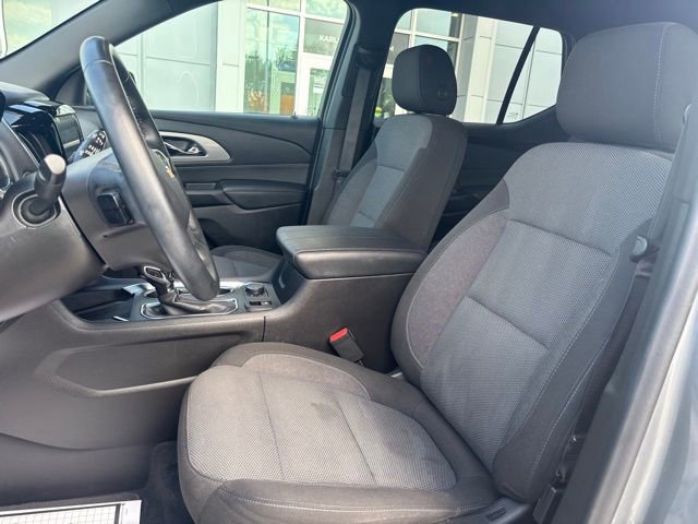 Used 2023 Chevrolet Traverse LT image 18
