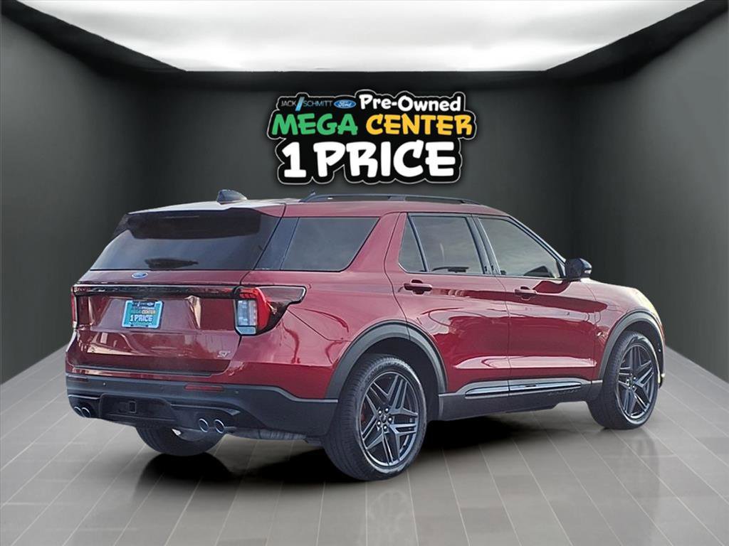 Used 2025 Ford Explorer ST image 31