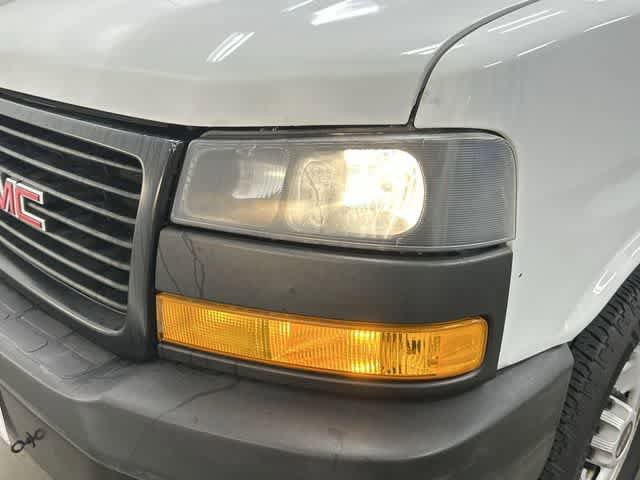 Used 2018 GMC Savana 2500 RWD image 27