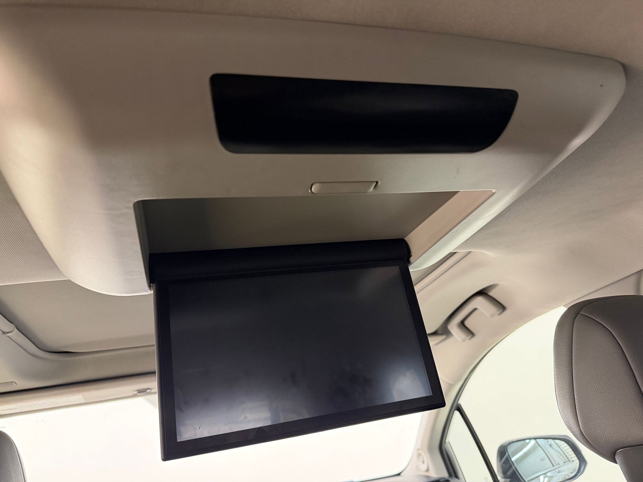 Used 2021 Toyota Sienna Limited image 26