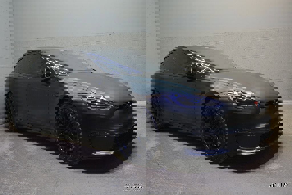 Used 2021 Tesla Model S Plaid image 1