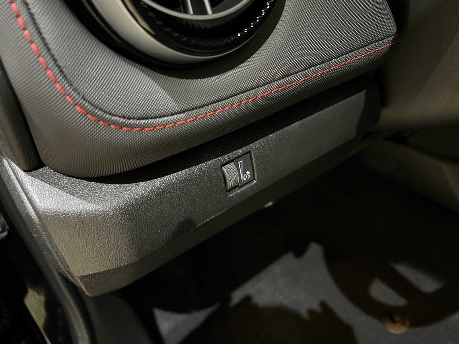 Used 2024 Chevrolet Colorado Z71 w/ Z71 Convenience Package 2 image 16