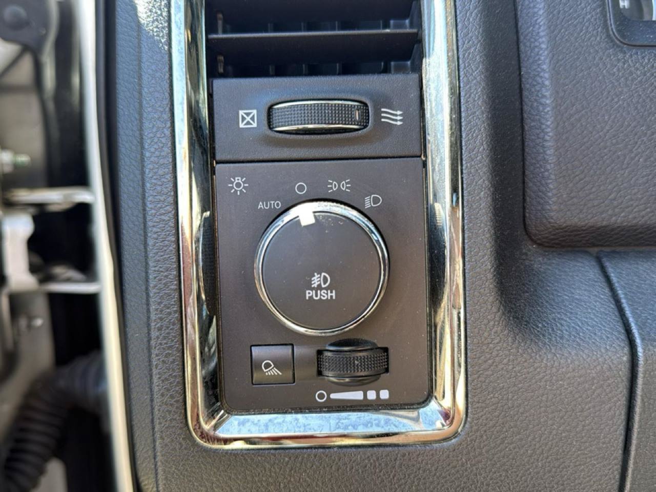 Used 2014 RAM 1500 Sport AWD/4WD image 15