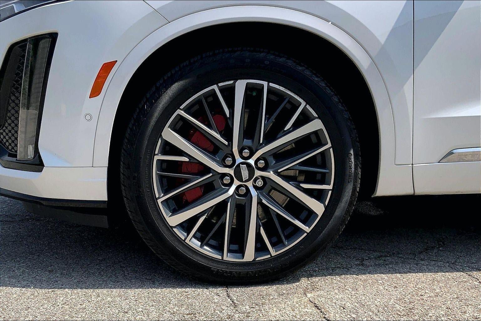 Certified 2025 Cadillac XT6 Sport w/ Technology Package AWD/4WD image 9