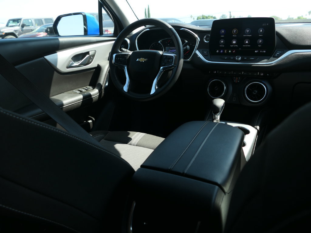 Used 2025 Chevrolet Blazer LT FWD image 24