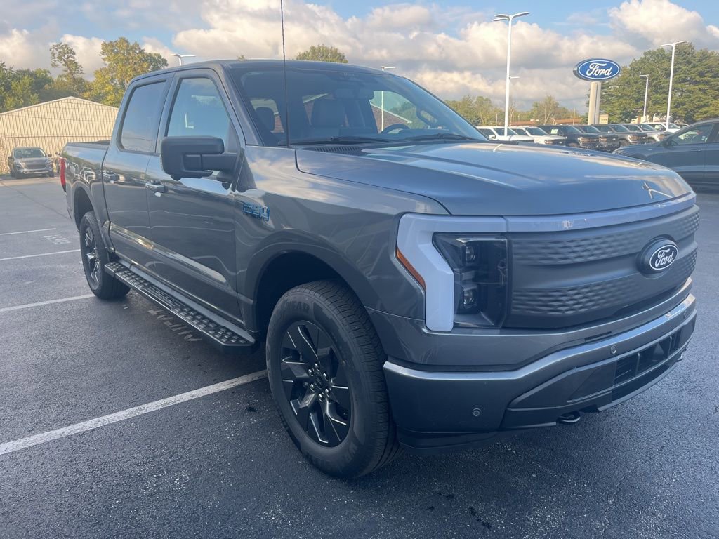 New 2025 Ford F150 Lightning Flash AWD/4WD image 7