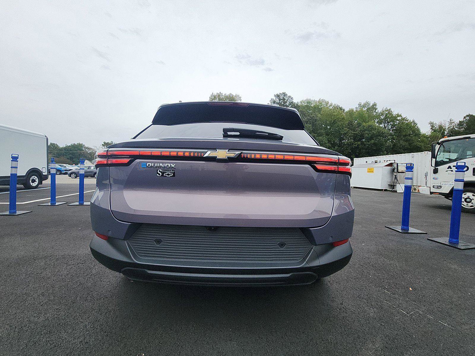 New 2026 Chevrolet Equinox EV LT image 4