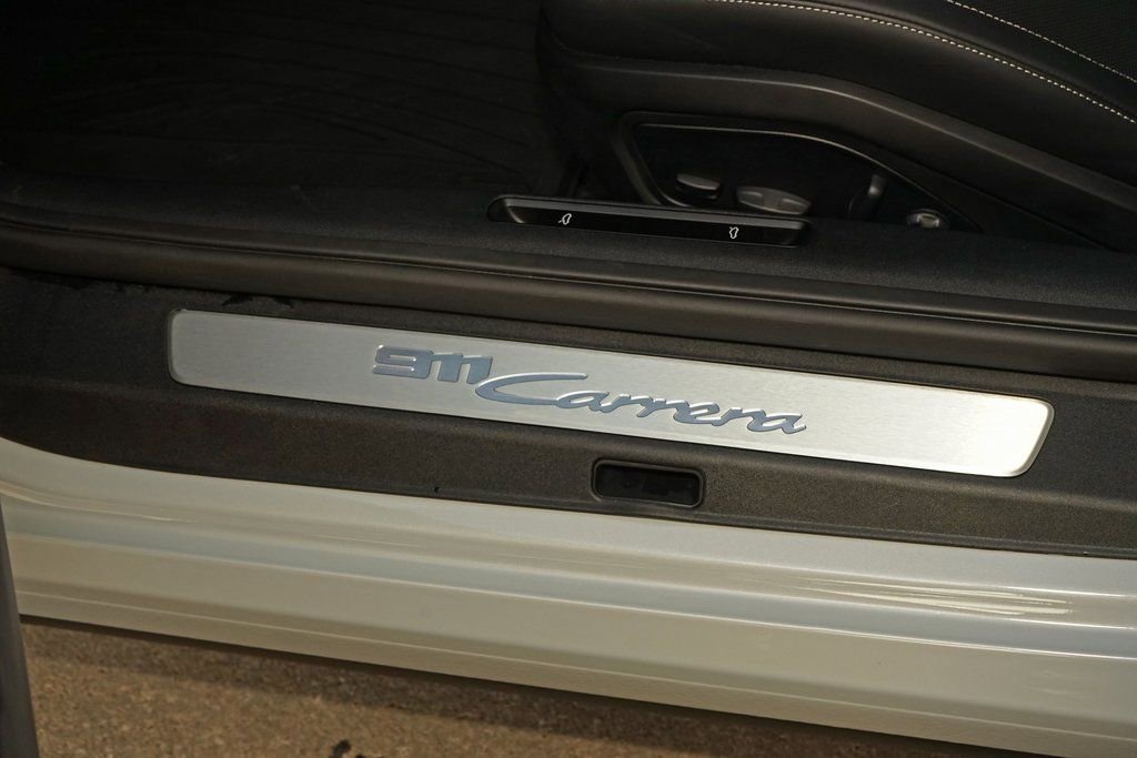 Used 2025 Porsche 911 Carrera image 34