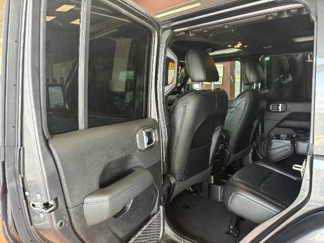 Used 2021 Jeep Wrangler Unlimited Sahara image 31