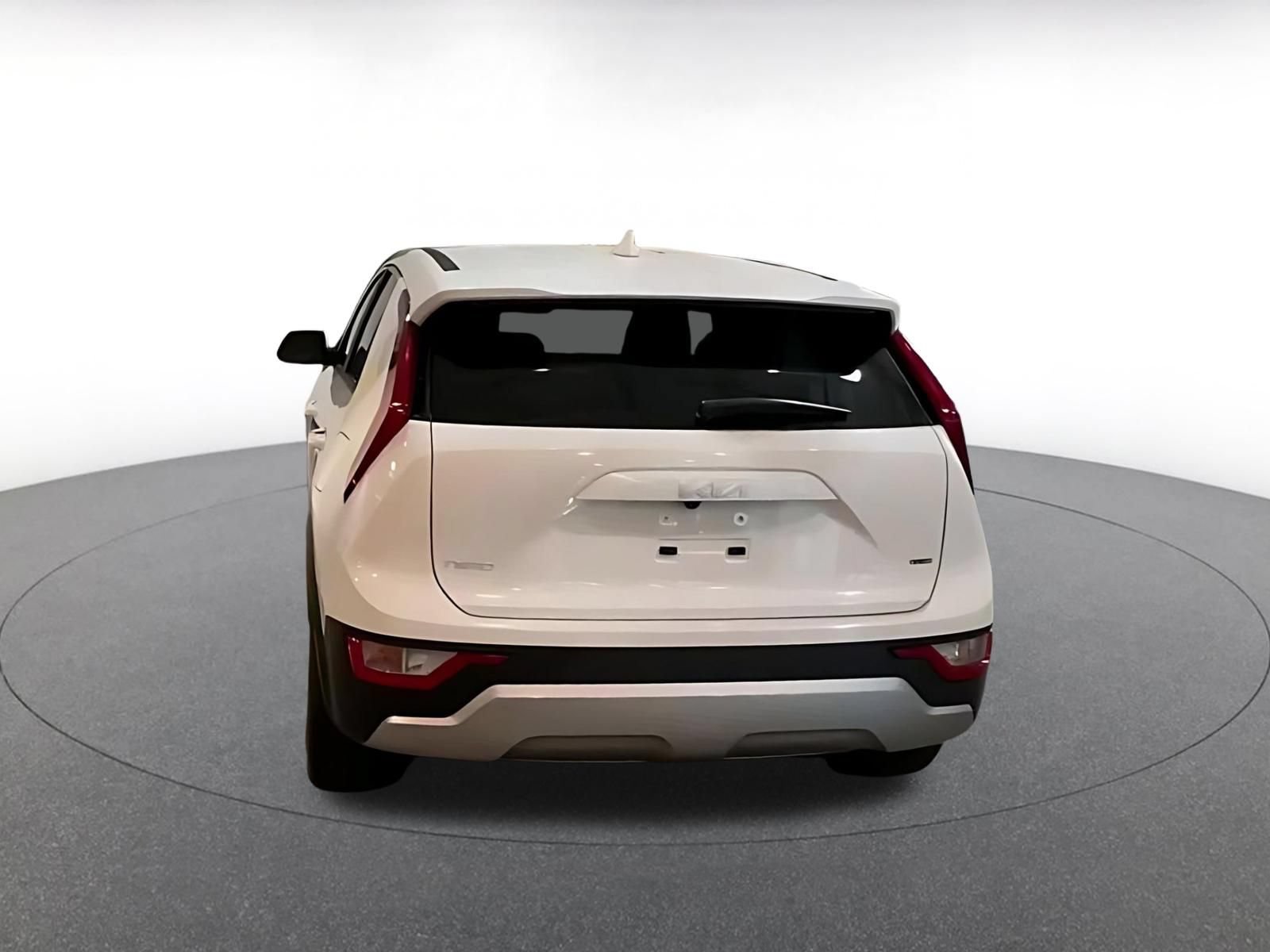 Used 2026 Kia Niro LX FWD image 11