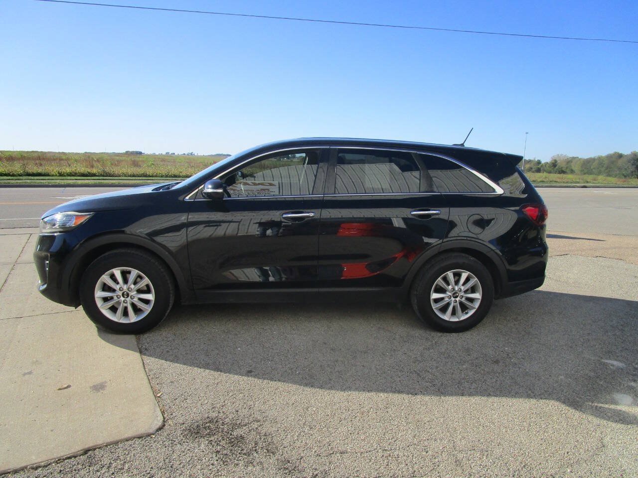 Used 2019 Kia Sorento L FWD image 2