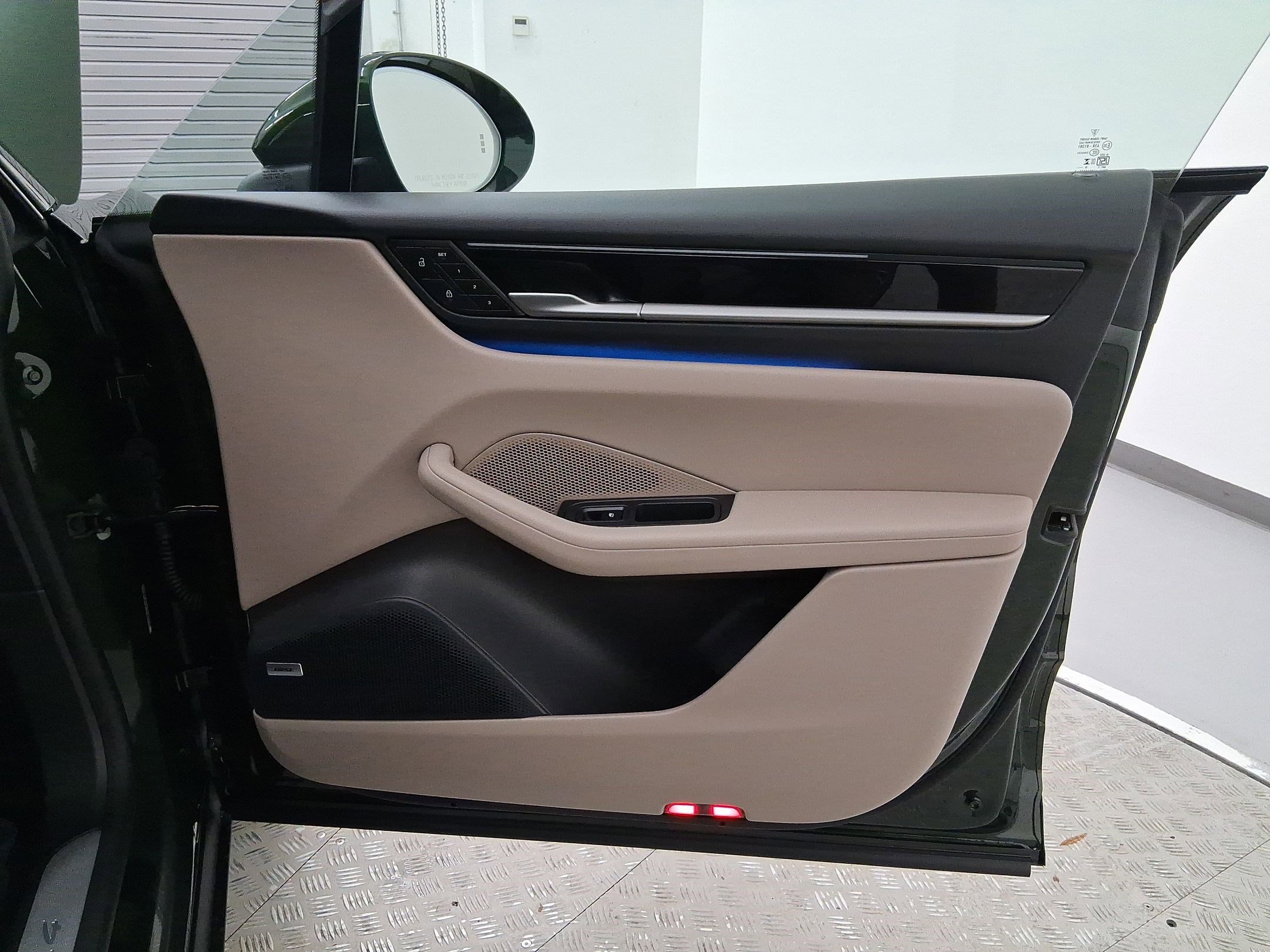 Used 2026 Porsche Macan image 34