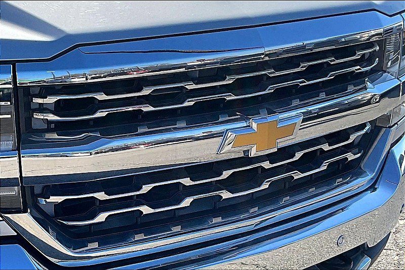 Used 2017 Chevrolet Silverado 1500 LTZ w/ Sport Package AWD/4WD image 31