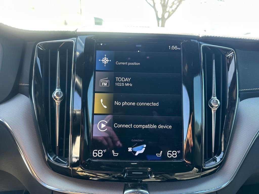 Used 2021 Volvo XC60 T5 R-Design image 16